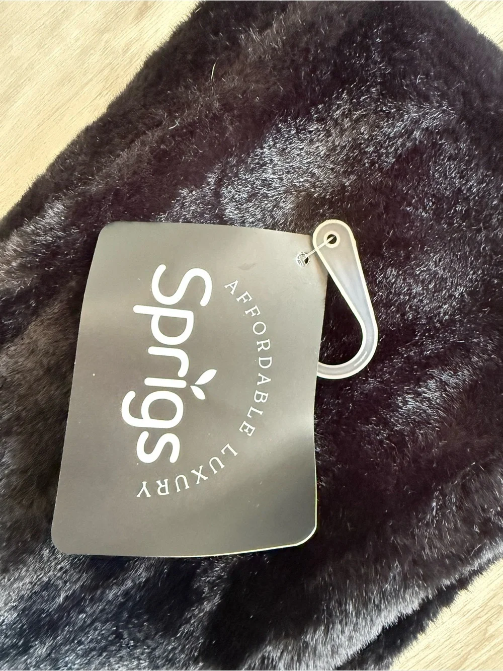 Sprigs Faux Fur Pull-Through Scarf with Zipper Pocket Black OS NWT